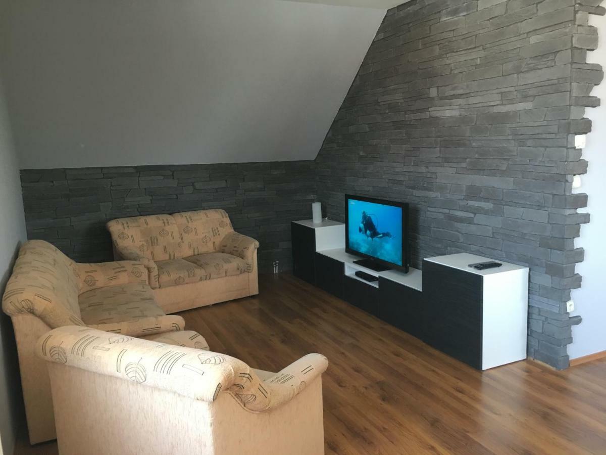 Spacious Apartment In Town Centre Nove Zamky Exterior photo
